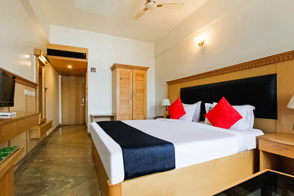 Capital O 61144 Hotel Raj
