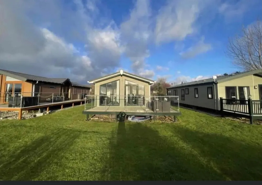Charming 2-bed Lodge in Pwllheli, North Wales