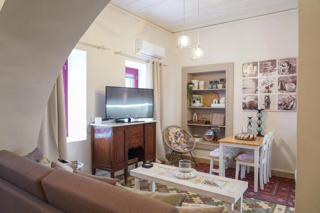 Traditional house of 1898 in the heart of old town of Nafplio