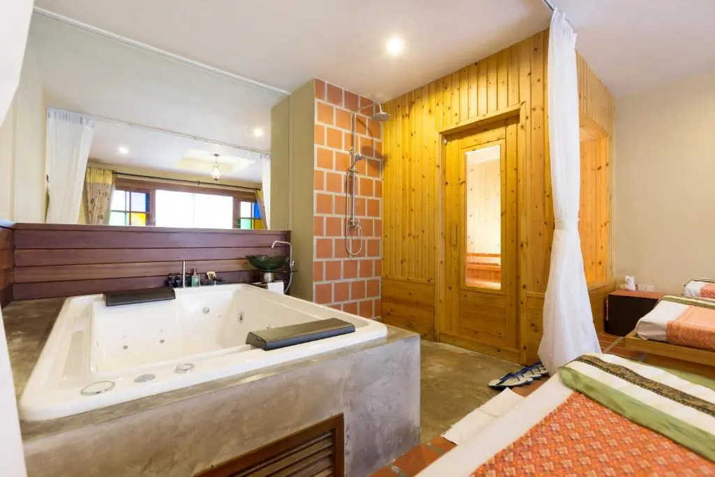 Nipa Resort, Patong Beach
