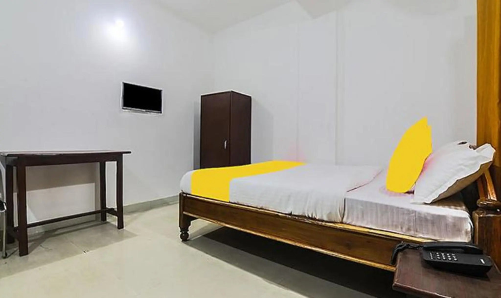 Around Stays-Rising Hills, Tapovan