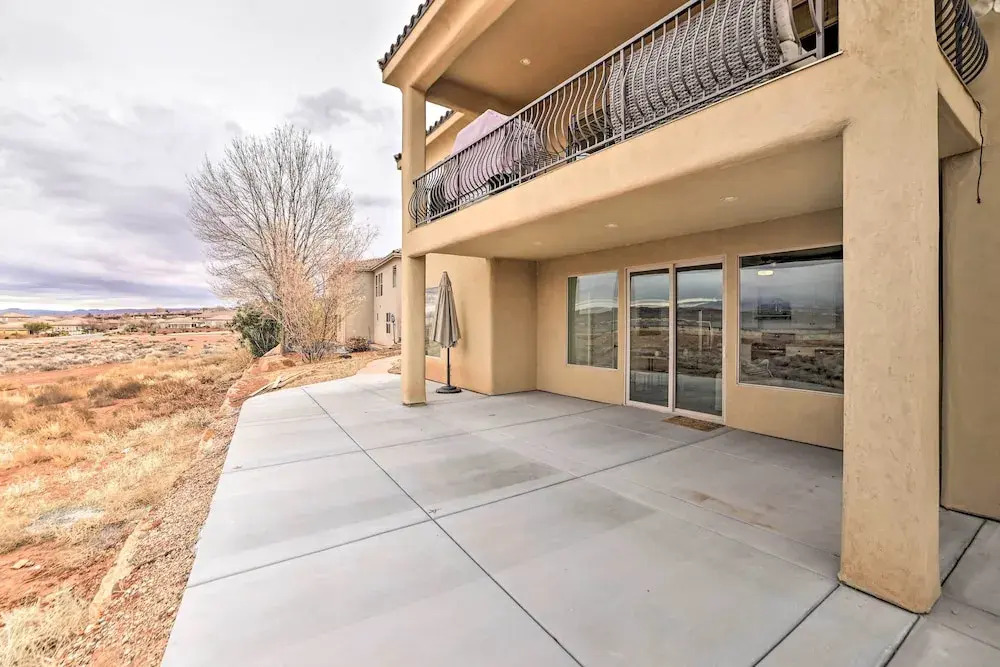 Modern Apartment w/ Beautiful Mountain Views!