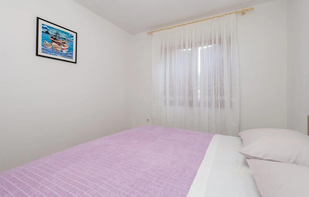 Stunning Apartment in Cres With Wifi and 2 Bedrooms