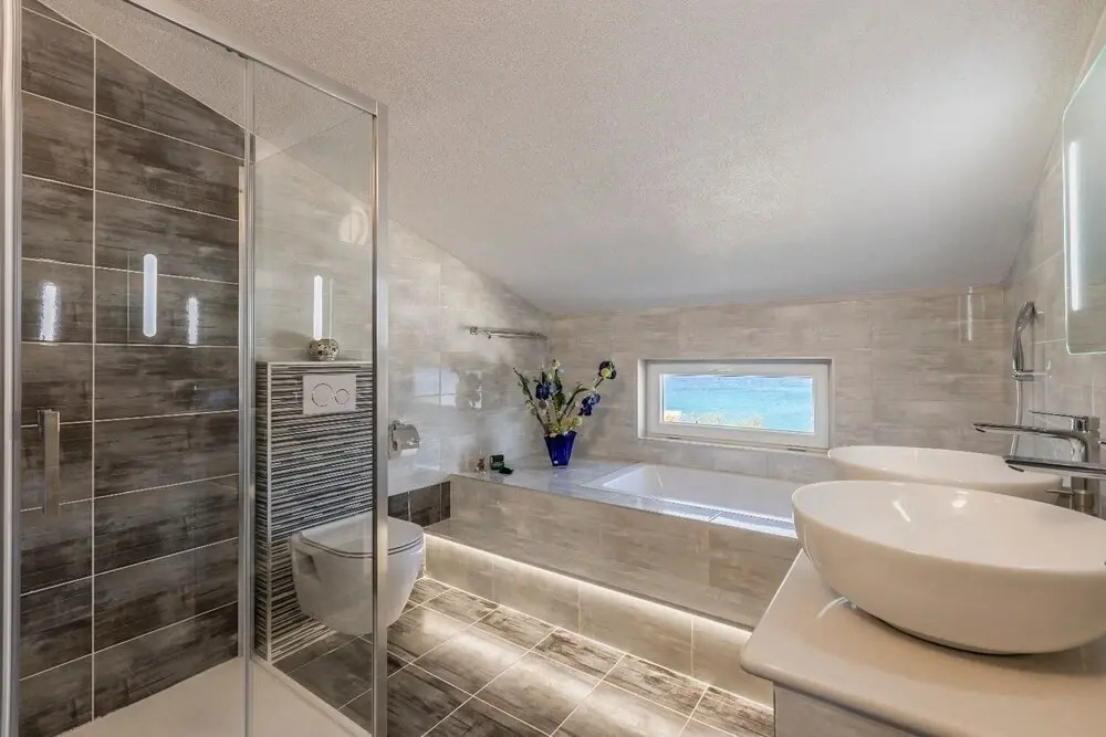 Goldie - 30 m From Beach - H