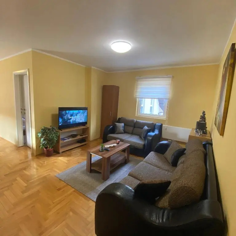 Apartman 16 Kraljevi Cardaci