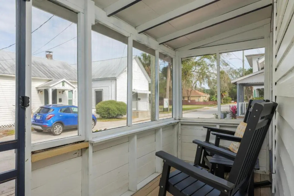 Uptown Cottage Unit B