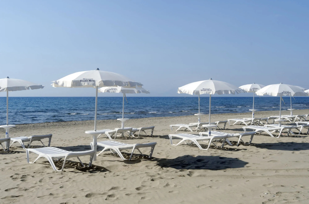 Heracles Village Hotel