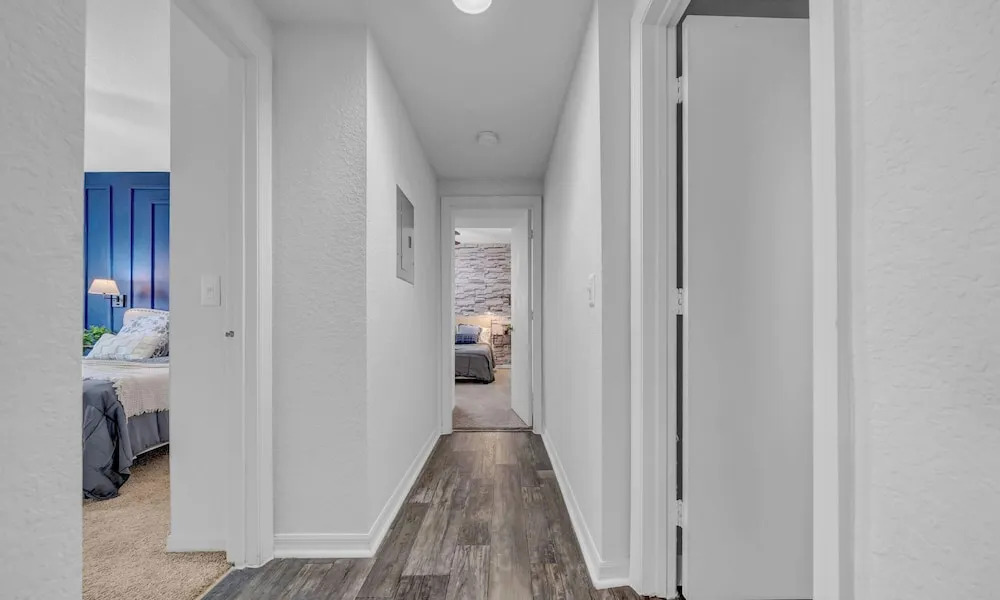 Vibrant 2BR 2BA w King Bed Pool Gym 11