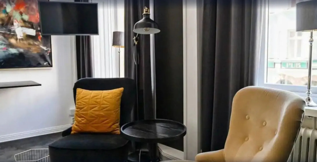 Eight Rooms