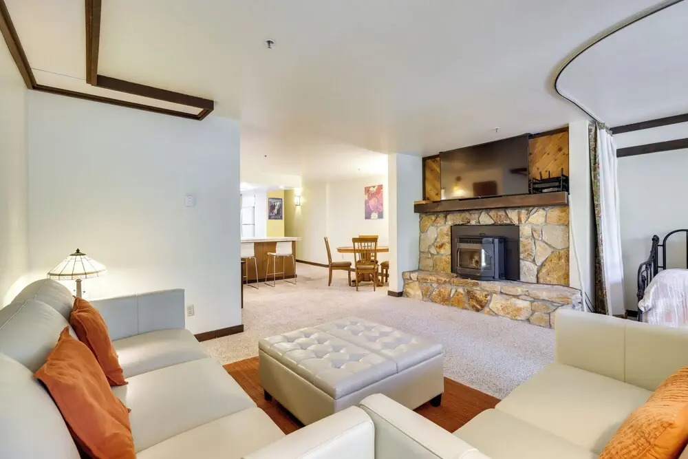 Walk to Ski Shuttle: Incline Village Condo