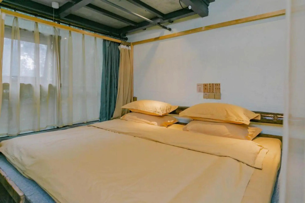 Chongqing Baijuyi Art Homestay