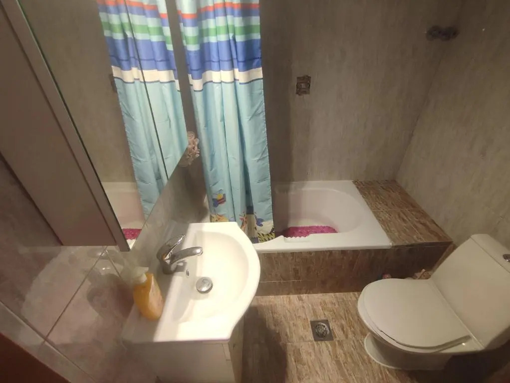 Dreamy 2 bedroom condo with free parking