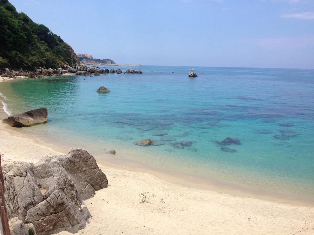 House With 2 Bedrooms in Provincia di Vibo Valentia, With Shared Pool, Terrace and Wifi