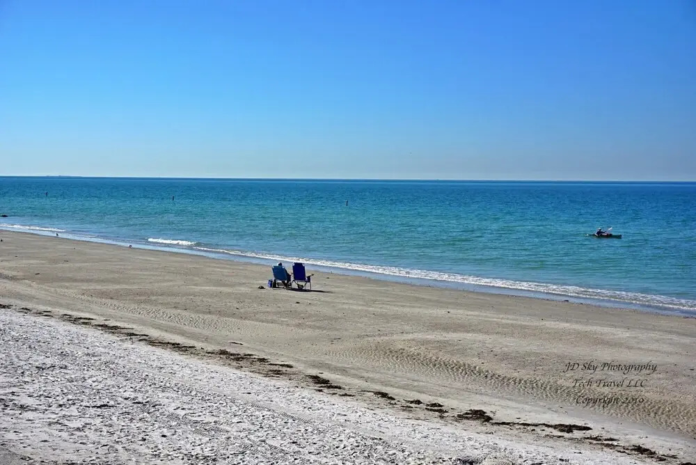 Treasure Island Beach Retreat Sleeps Up To 8