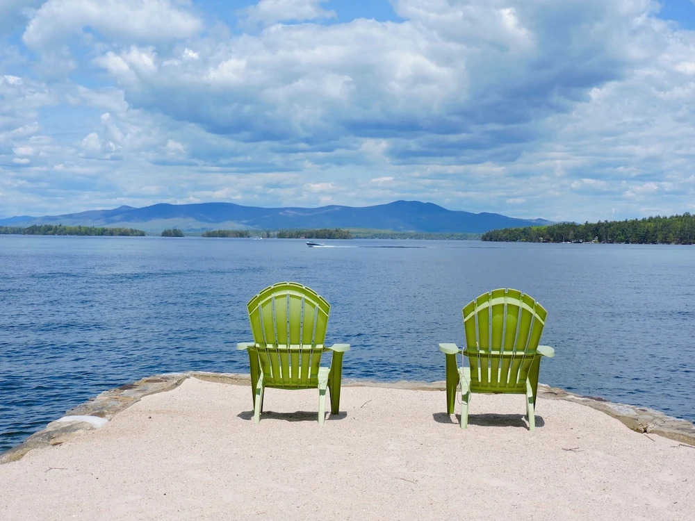 Belknap Point Inn