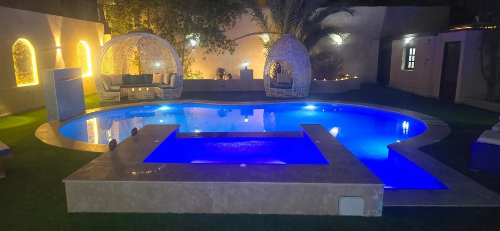 Luxury Royal Blue Family Villa 8pers private pool