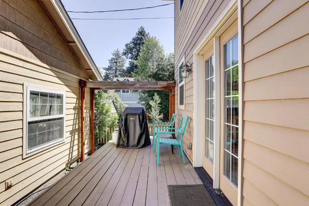 Westside Walkable-AC-3BR/2.5BA