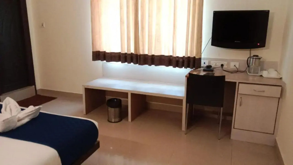 Luxor Park Service Apartment