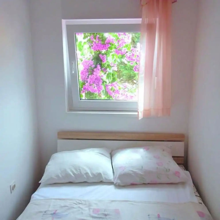 Floral Apartments Yazzy 1