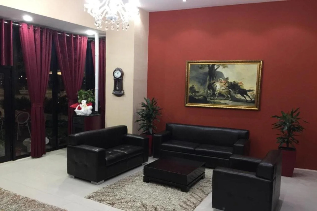 Haris Hotel & Suites