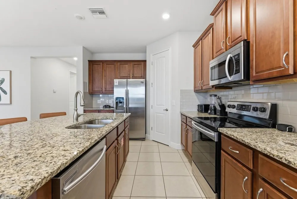 4BR Getaway, Spacious, Beautiful, Great Location