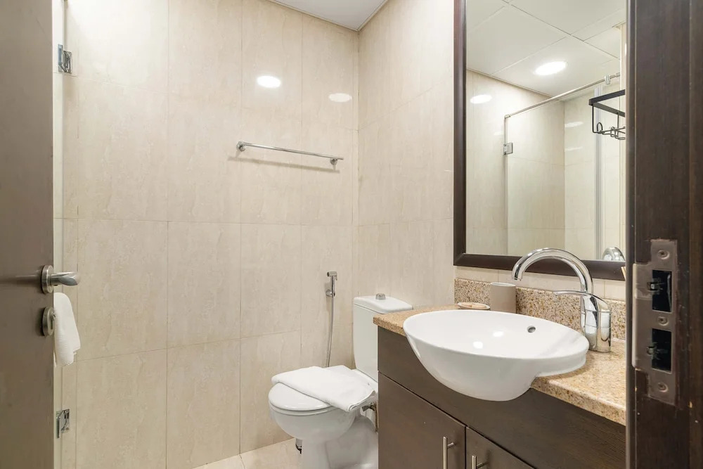 Silkhaus New 1bdr Stay at Dubai Production City in Centrium Tower