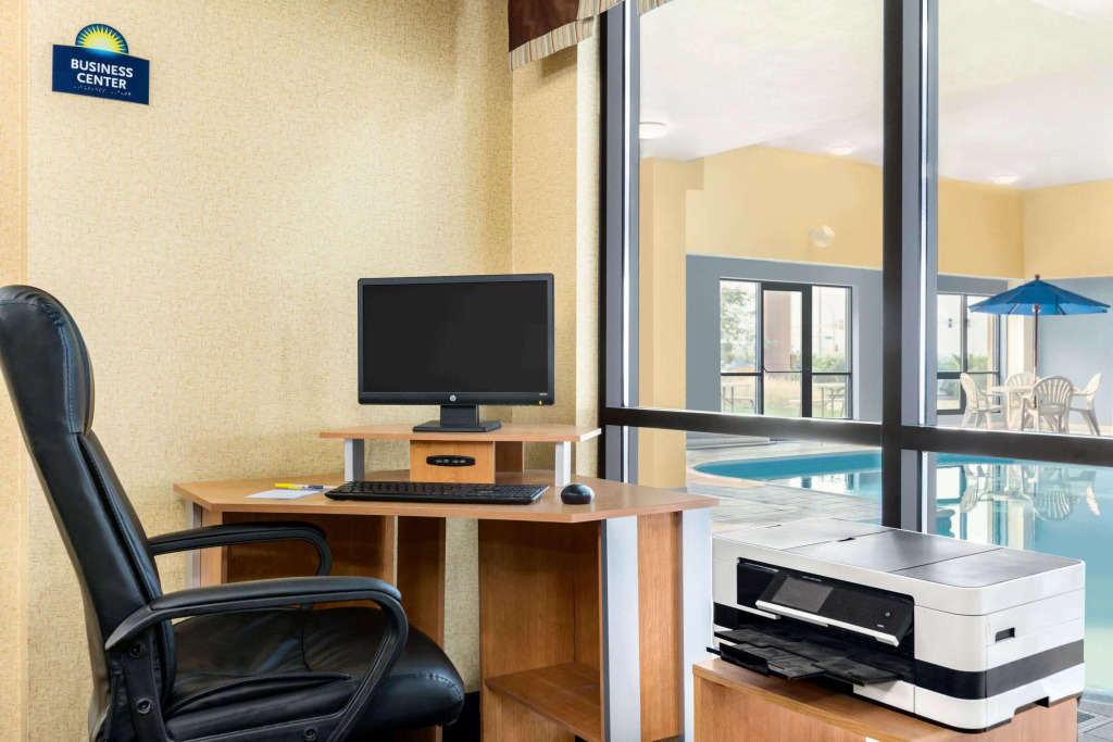 Days Inn by Wyndham Fargo - West Acres