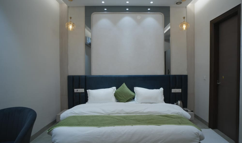 Hotel Cloud Castle Ludhiana