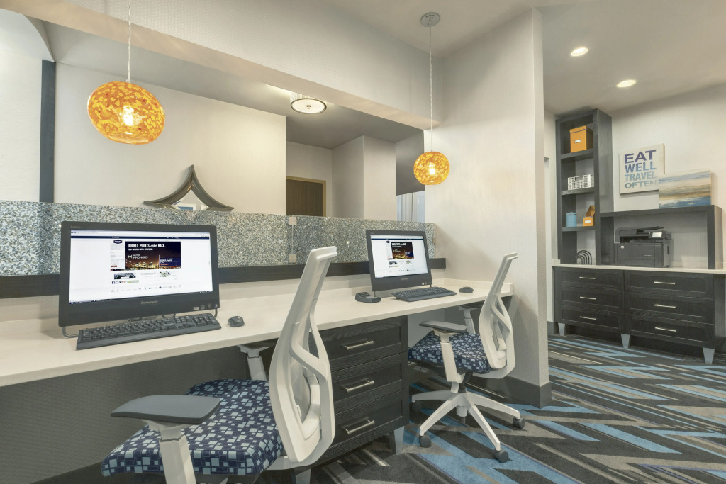 Hampton Inn & Suites Herndon-Reston