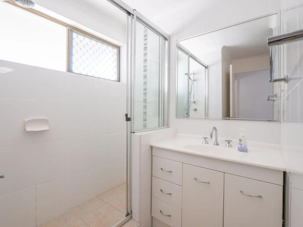 Levuka Unit 12, 14 Moreton Pde