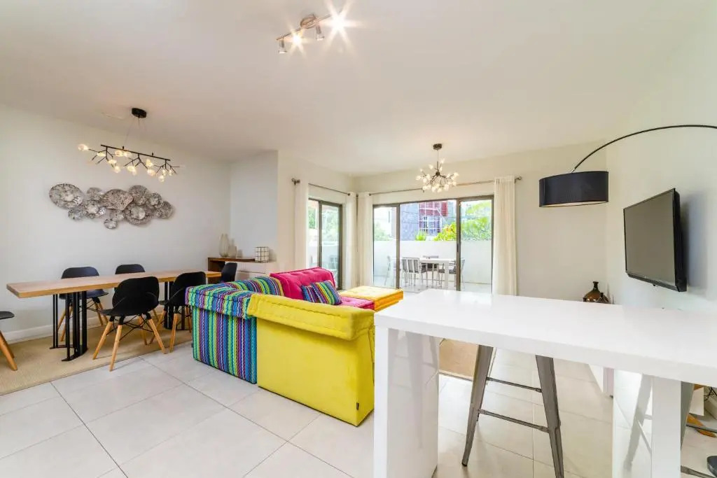 Beachcove Apt No 10