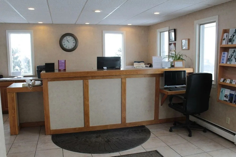 Shiretown Inn & Suites