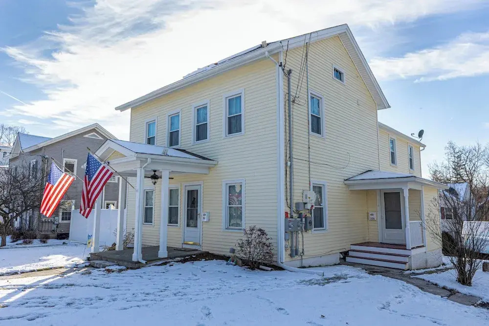 Ann Inn - Downtown New Milford Apartment