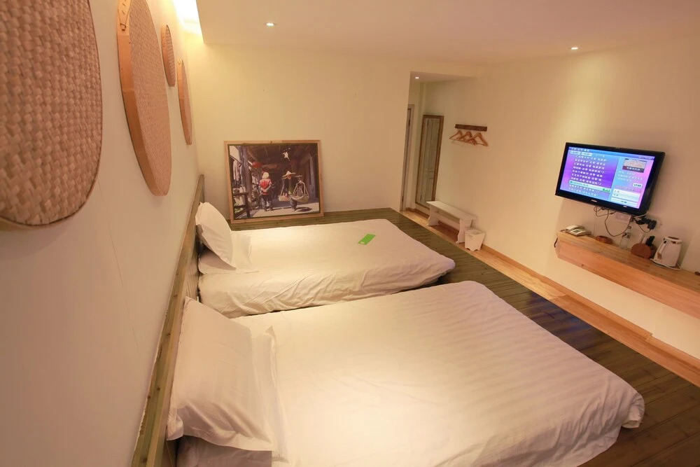 Wuyishan Old Street Riverside Hotel