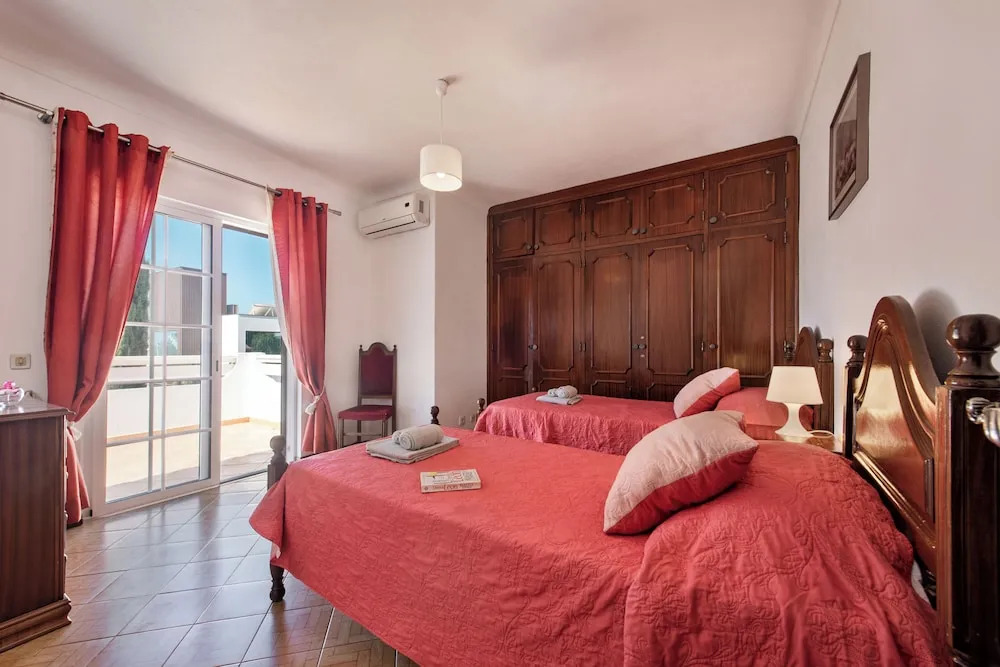 A Fantastic Place for Families, Hilton Hotel are and close to amenities