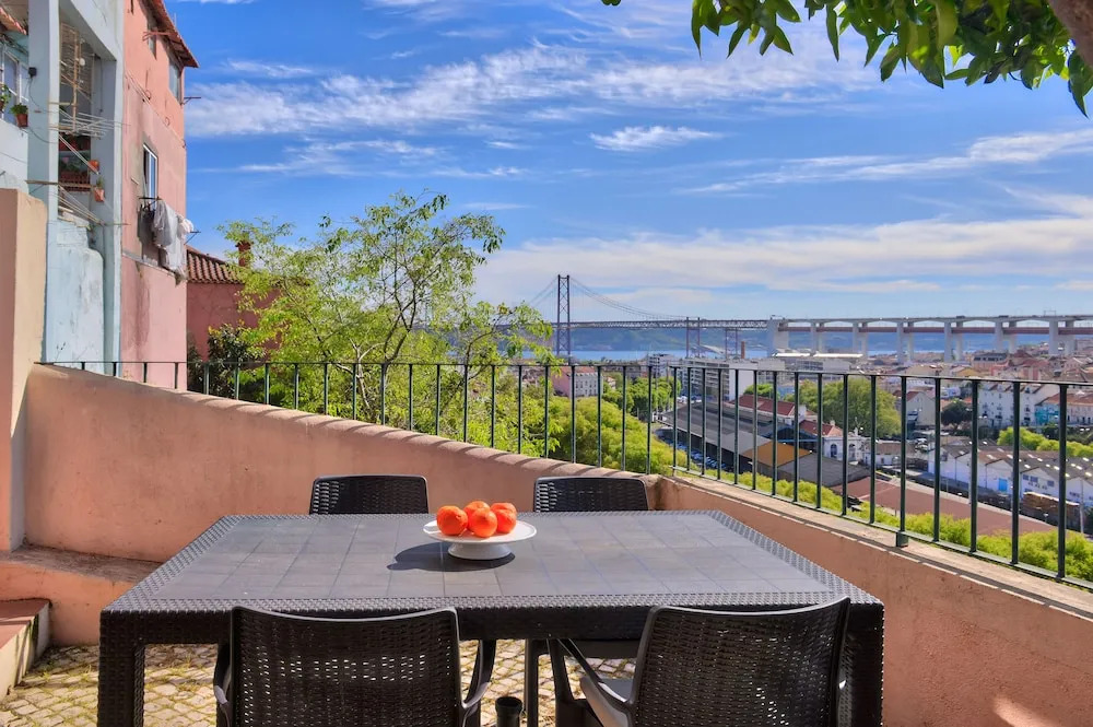Lisbon Riverside View Alcântara