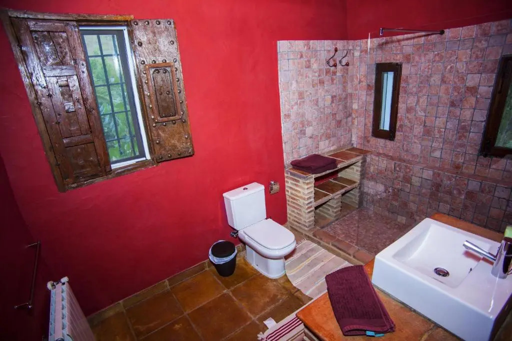 Cortijo, Grazalema, piscina, 5 Hbts con baño, AC