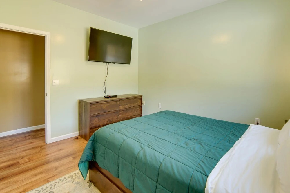 Clearlake Vacation Rental w/ Nearby Lake Access