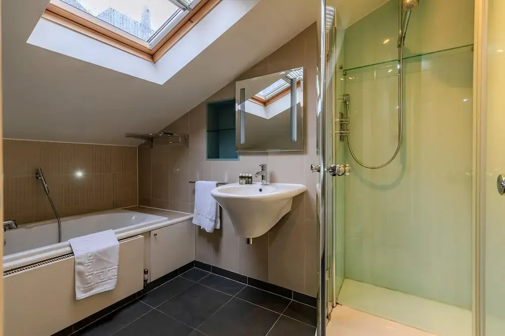 Beautiful Three Bedroom House in West London