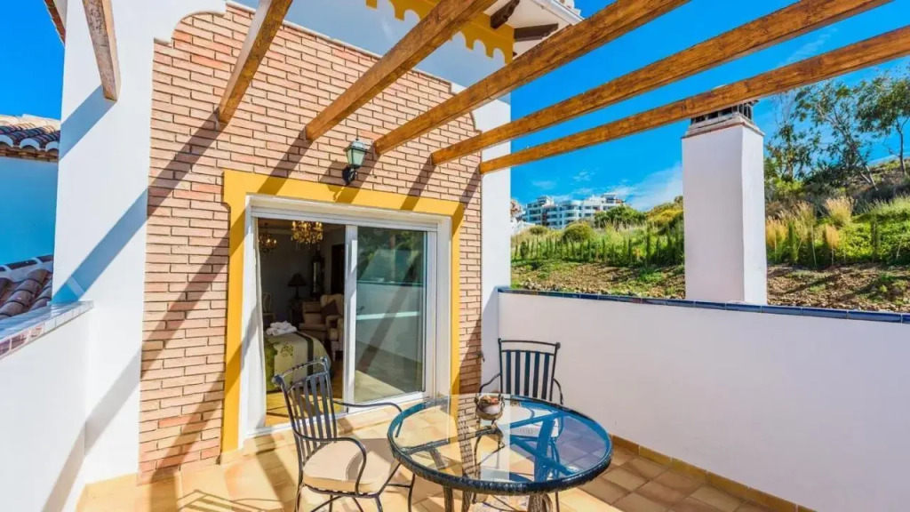 Villas Nerjazul - El Peñoncillo Beach