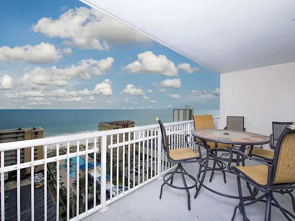 1010 West Beach Condo - 2 Br condo by RedAwning