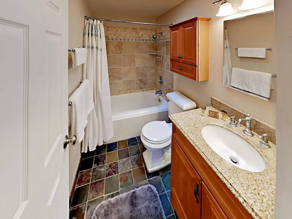 1638 S Edgewood St Home 3 Bedrooms 1 Bathroom Home