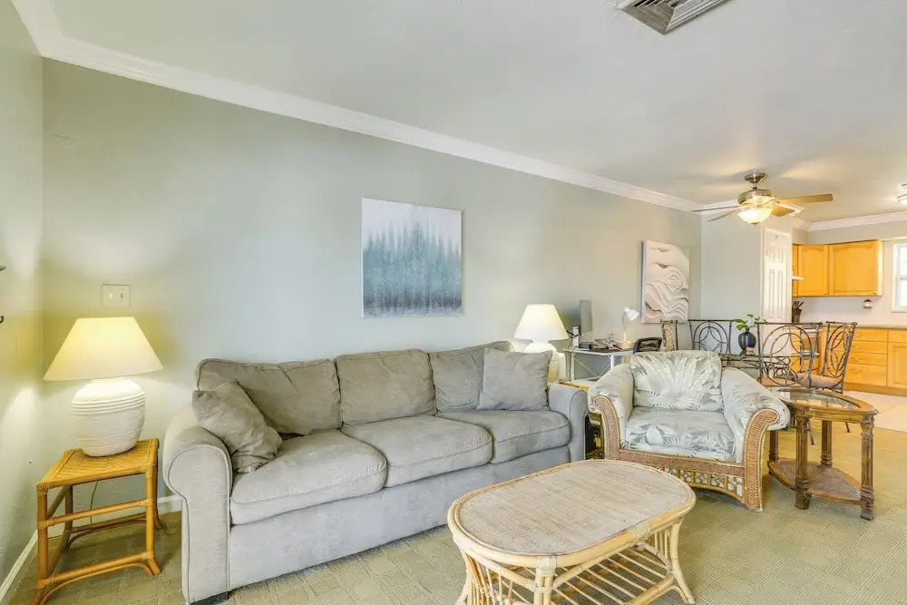 Dog-friendly Getaway: Steps to Fort Myers Beach!