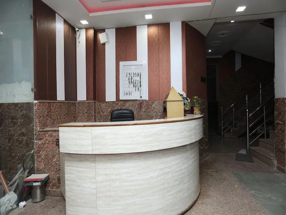 OYO 28264 Chirag House