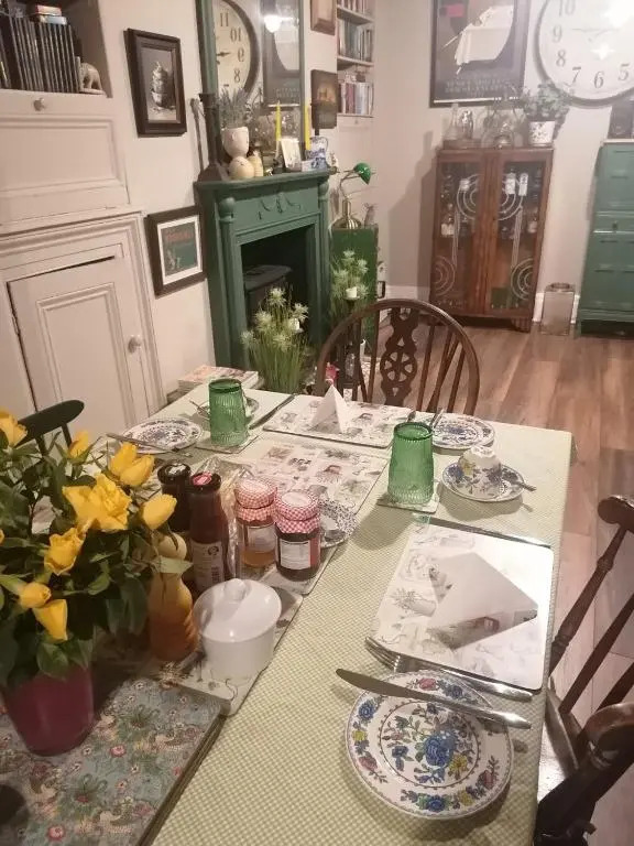 No 30 Guest House, Aberdare