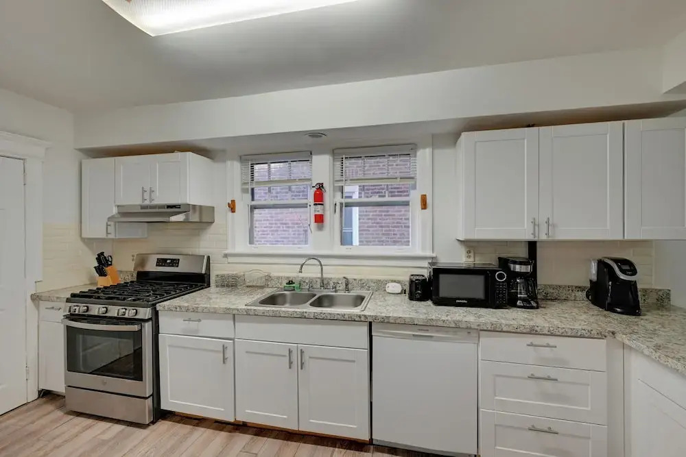 2 Blocks to Beach & Boardwalk: Ventnor City Escape