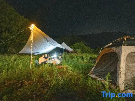 Bonfire Villa · Creekside · Starry Sky Pool Family Vacation Homestay (Moon Bay Scenic Area)