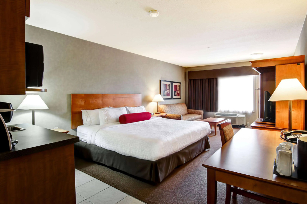 Ramada by Wyndham Ponoka