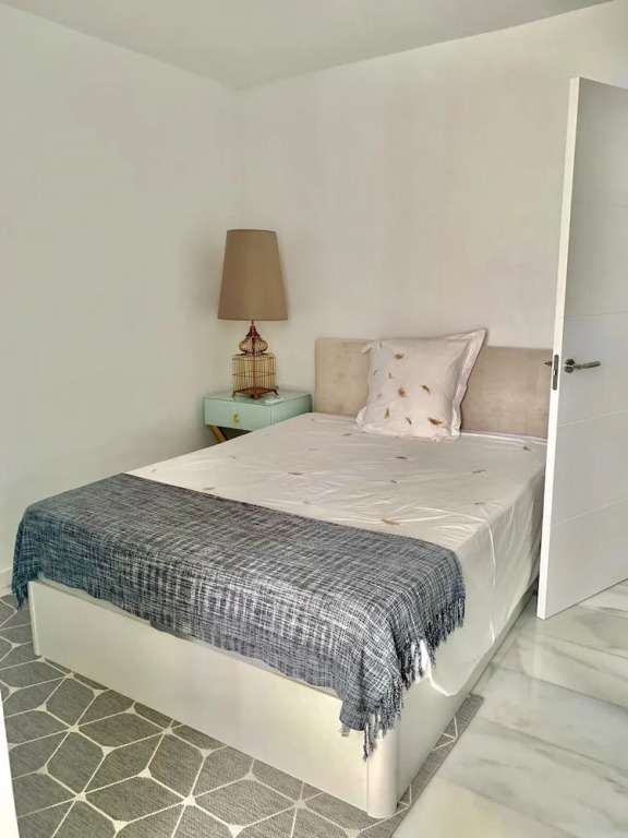 La Sala - Shabby Chic Bungalow in 5 min Walk From the Puerto Banus Beaches