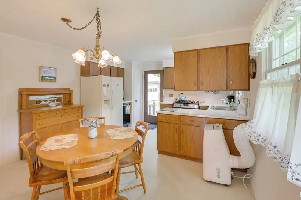 1 Mi to Main St: Charming Elsworth Home w/ Yard!